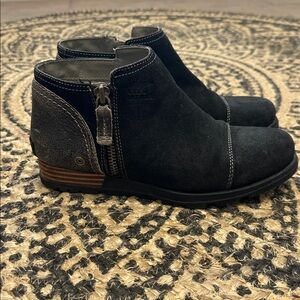 Sz 7(7.5)⭐️Sorel Major Low Ankle Black, Distressed Charcoal Heel Waterproof Boot